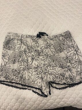 Soma Black & White Palm Print Sleep Shorts XL
